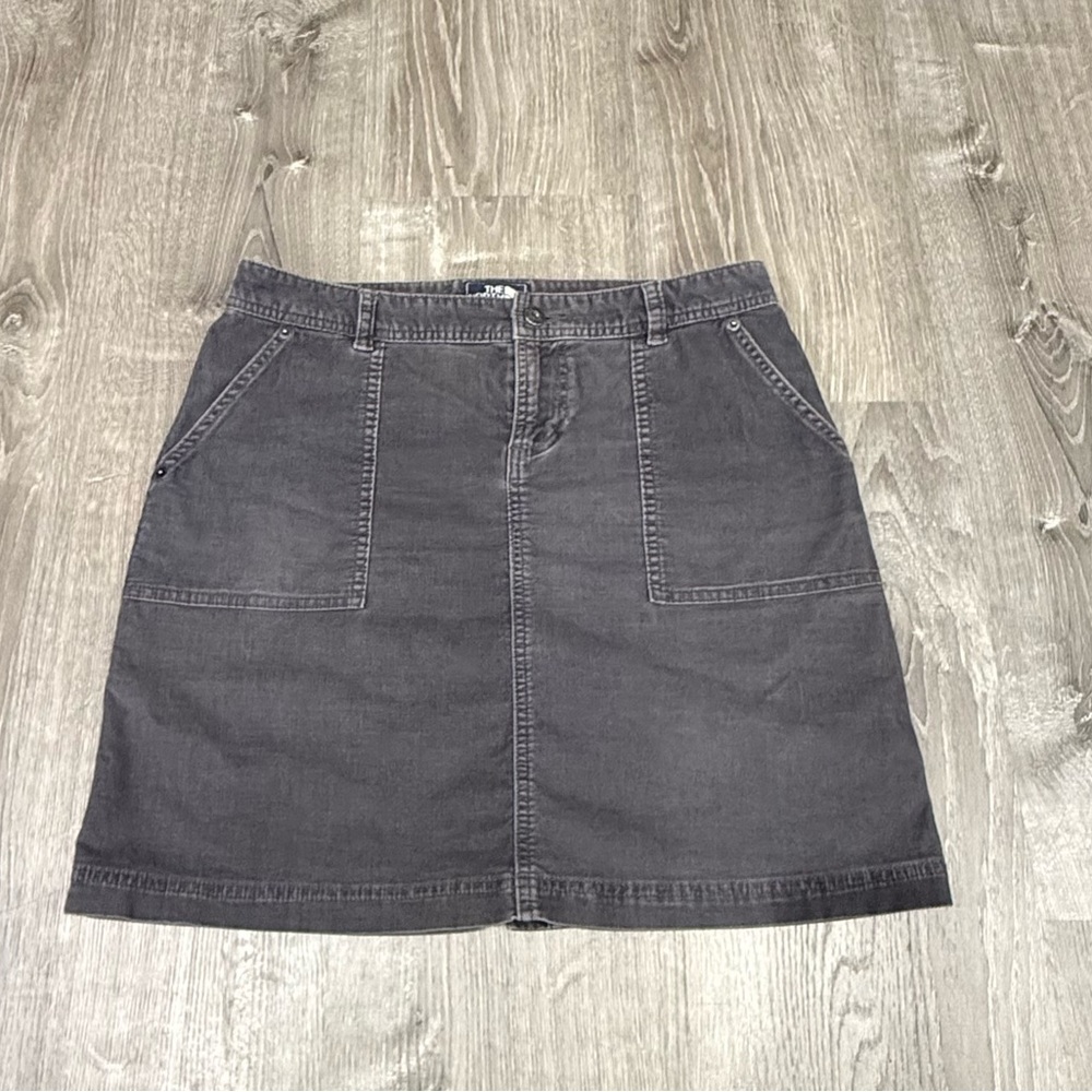 Gray The North Face corduroy skirt size medium